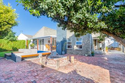 House For Sale in Table View, Cape Town