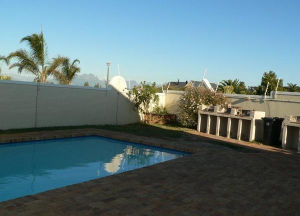 Property For Sale in Uitzicht, Durbanville