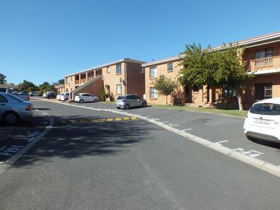 Apartment / Flat For Rent in Sonstraal Heights, Durbanville